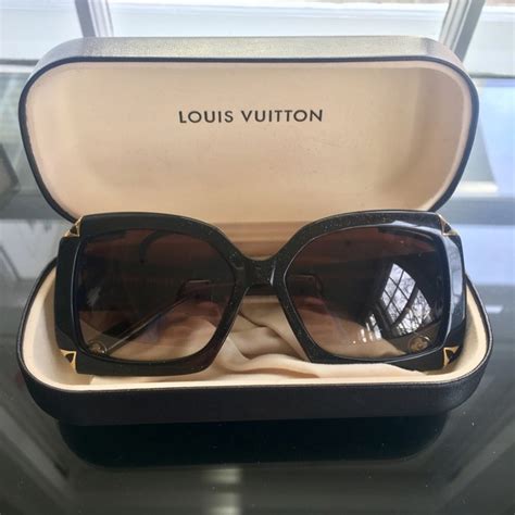 LV Sunset Square Sunglasses .